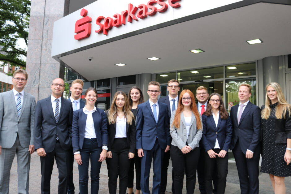 Ausbildungsstart bei der Sparkasse